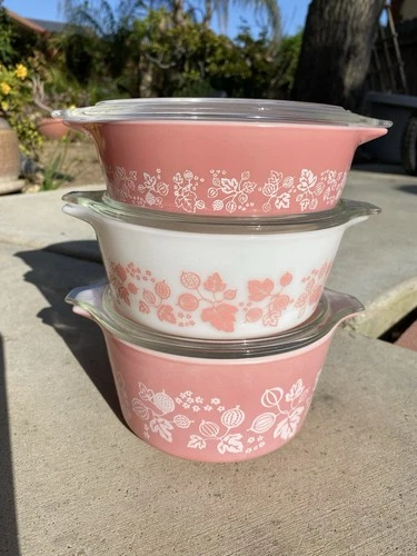 VINTAGE PYREX PINK GOOSEBERRY 3-Pc. W/ lids CASSEROLE SET: 471, 472, 473!