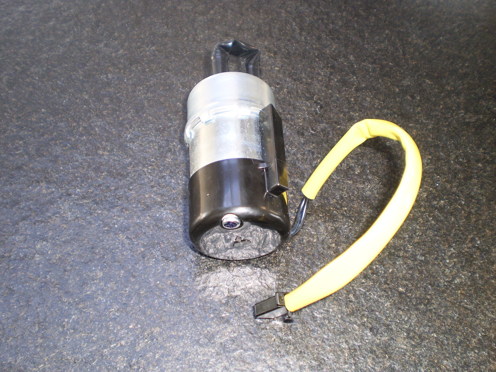 Mitsubishi Japan ZZR1100 Fuel Pump - Electric 12V For Kawasaki ZZR1100, ZX-7R, ZXR 750 (New)