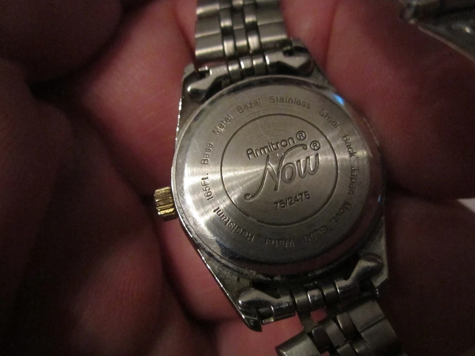 RELOJ ARMITRON NOW PARA DAMA - BISEL ACANALADO CORREA JUBILEO - CUARZO - OFC-10 Foto 4 de 4