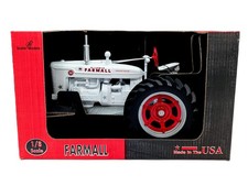 1/8 Farmall M White Demonstrator Collector Tractor