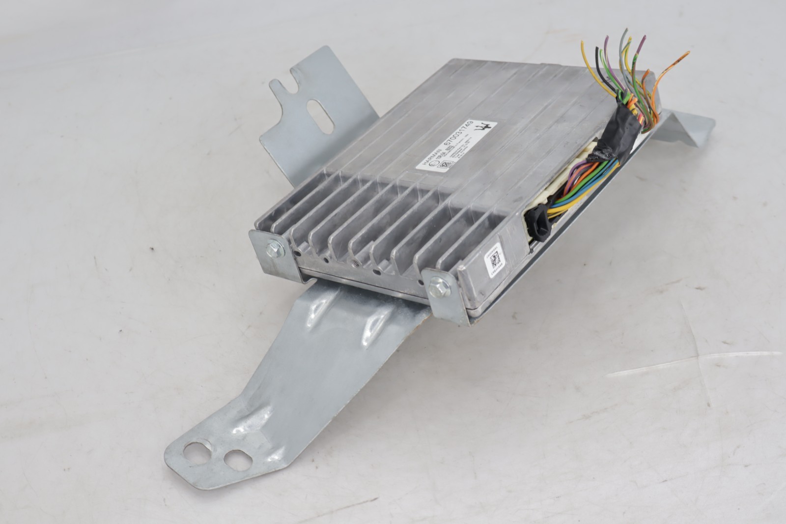 2014-2017 MASERATI QUATTROPORTE AUDIO SOUND AMP AMPLIFIER HARMAN W/ BRACKET OEM
