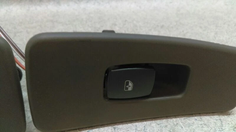 Пара выключателей окон задних дверей L/R подходит для Chrysler Pacifica 2004 2005 2006 2007 2008 годов выпуска - Изображение 3 из 4