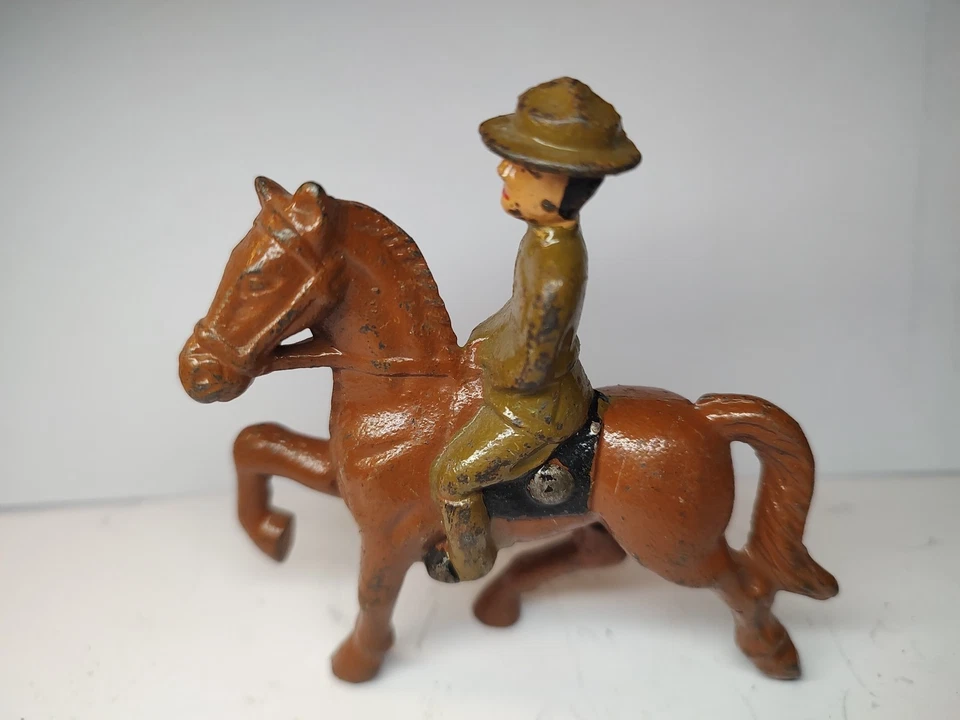 Caballería de hierro gris de EE. UU. Foto 2 de 3