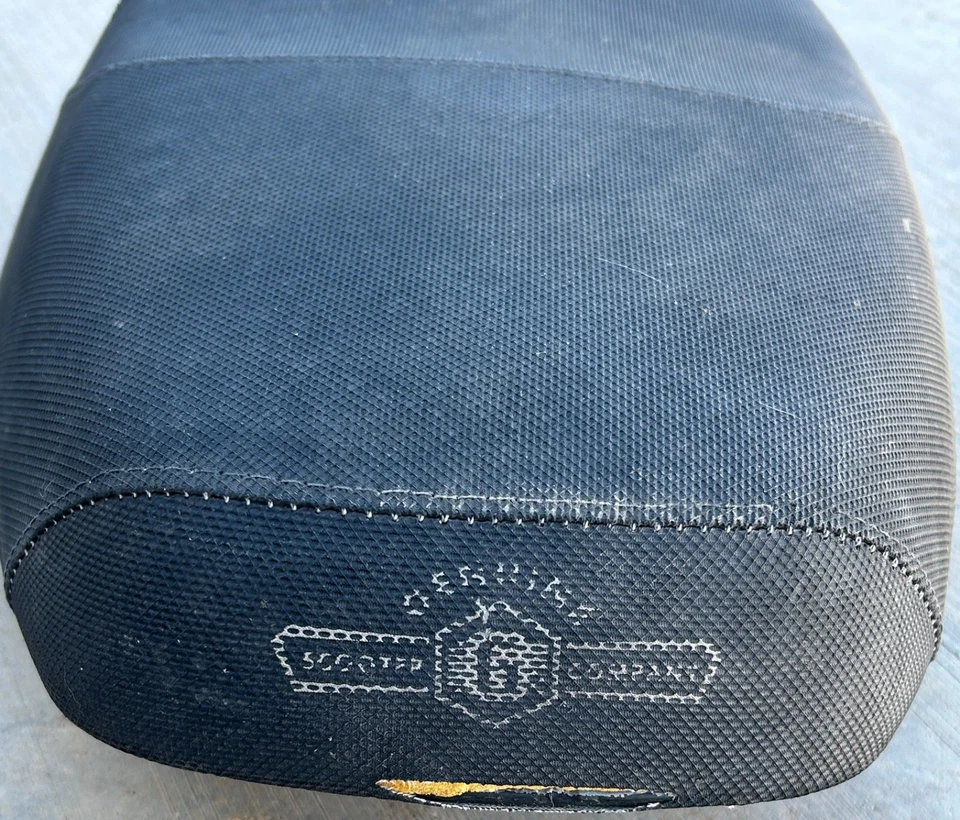 Scooter Co Buddy 125 2012 PGO genuino compartimento de asiento maletero tapa cubierta superior Foto 4 de 4