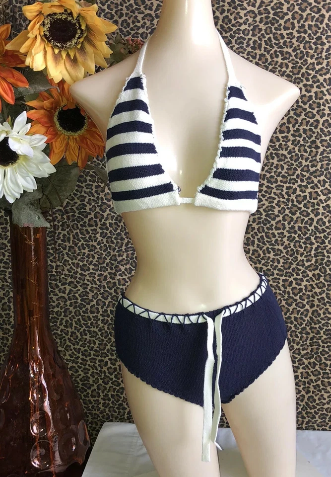 🍒SEXY Leg Avenue Conjunto de 2 piezas Tejido Bikini Top y Pantalones Cortos Conjunto | M/L | Foto 2 de 4