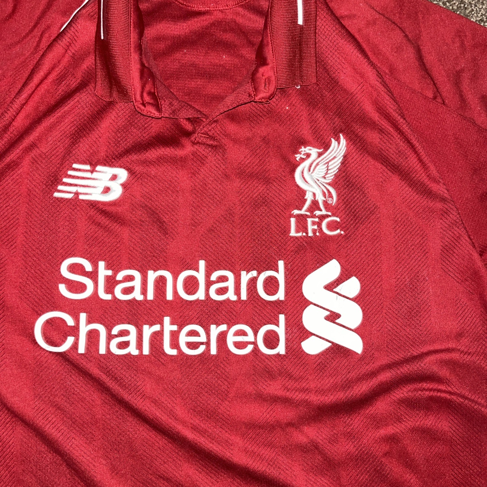 Original Liverpool FC Home Shirt 2018 / 2019 damage sponsor size medium 