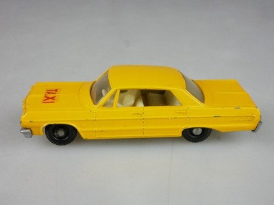 20c Chevrolet Impala Taxi - 39065 Matchbox Regular Wheels
