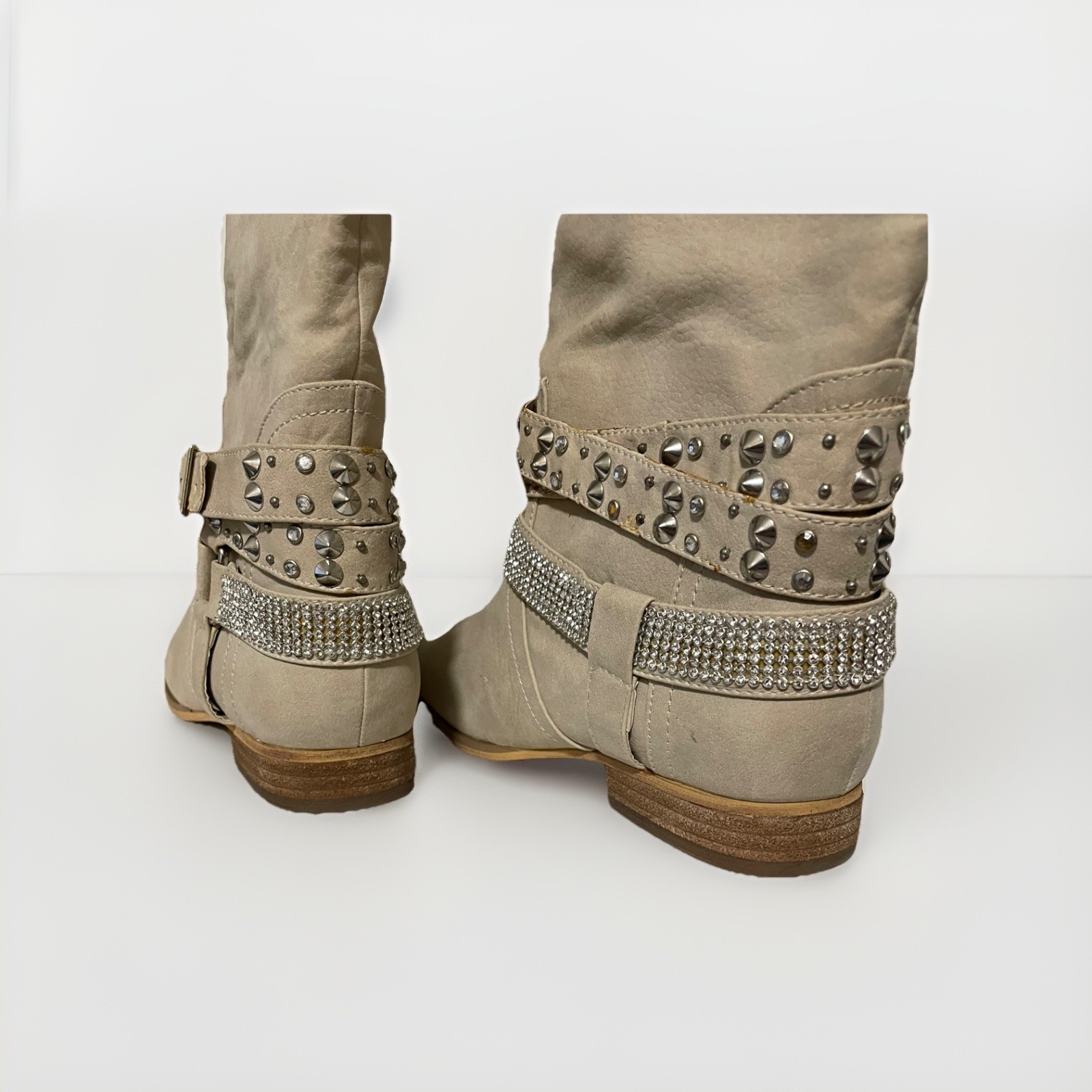 Not Rated Bling Boots Tall Womans Size 8 1/2 Studs Rhinestones Cream Faux Suede 