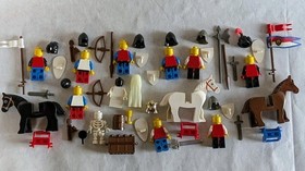 Lego Knights Royal King Castle #6090 Minifigures Horses Flags Swords Accessories