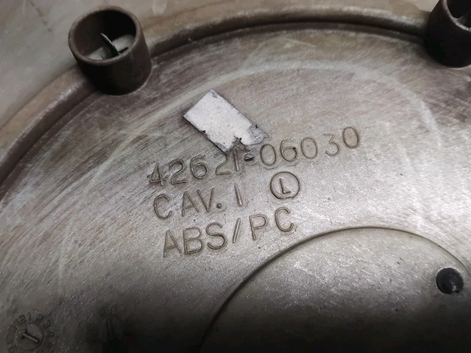 Tapacubos One 15" Toyota Camry V6 acento dorado 1992 1993 1994 1995 1996 Foto 3 de 4