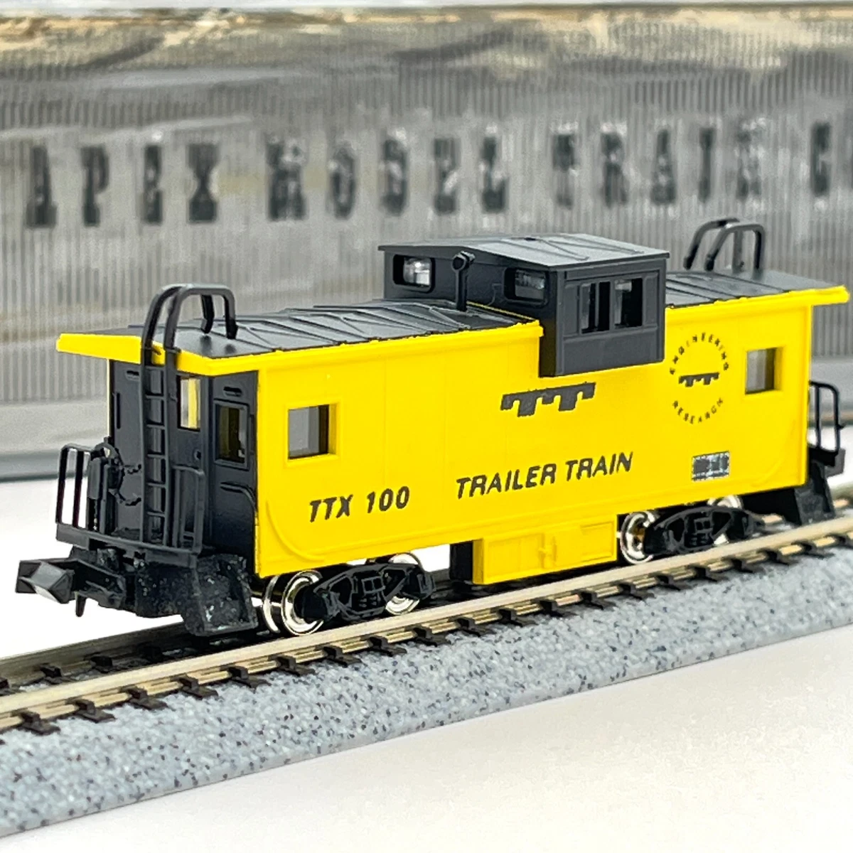 Con-Cor N Yellow Plastic Model Railroad Freight Cars for sale | eBay
