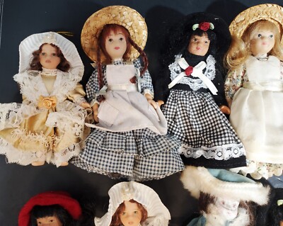 Set of 15 1950s Vintage Jointed Porcelain Dolls, Dolls Measure