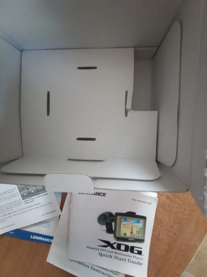 Lowrance XOG GPS Navigator (BOX ONLY)With instructions. - Image 4 of 4