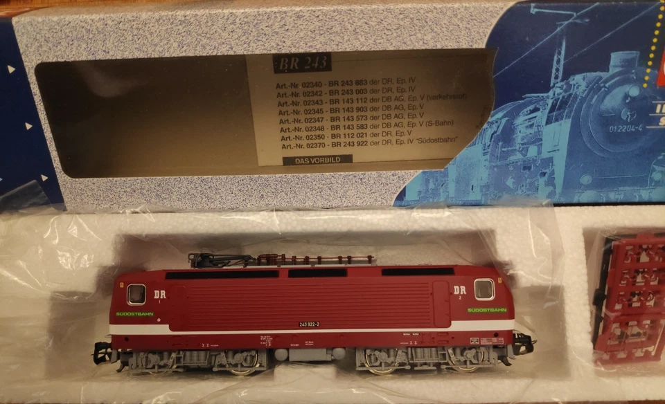 Tillig BR 243 922 DR/Schweizerische Südostbahn TT/1:120 NEU + OVP - Bild 4 von 4