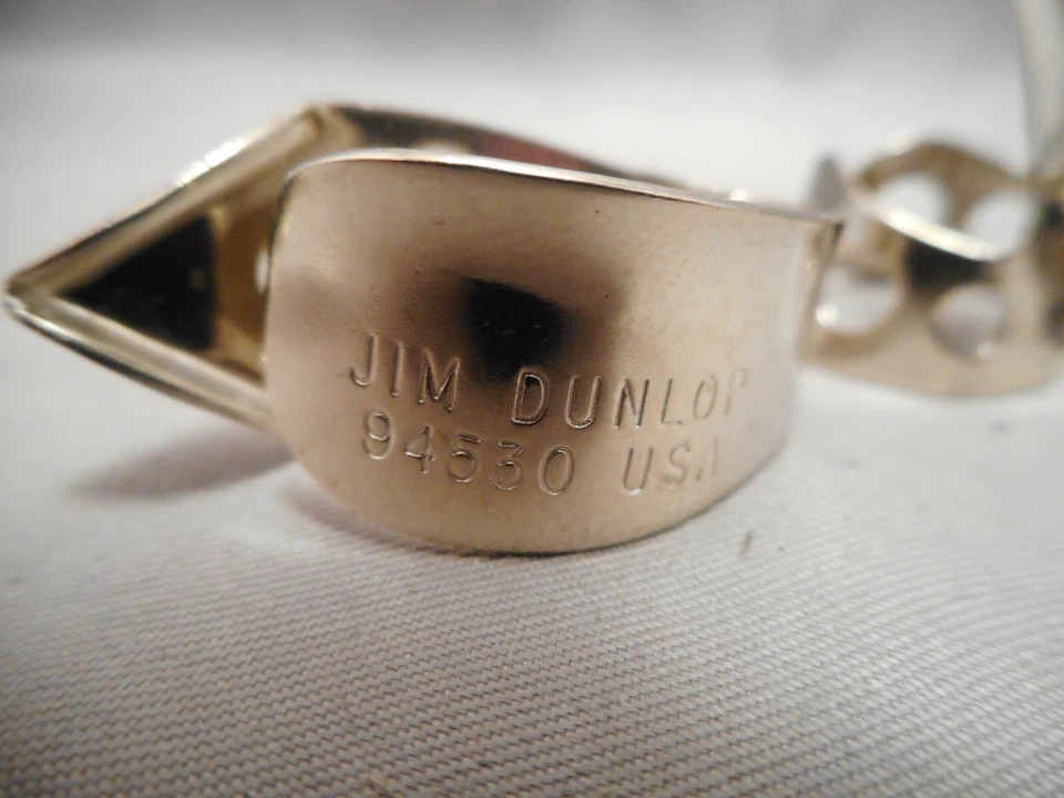 DUNLOP 6 PC LEFT HAND FINGERPICK SET- .018 W/2 THUMBPICKS - Image 3 of 4