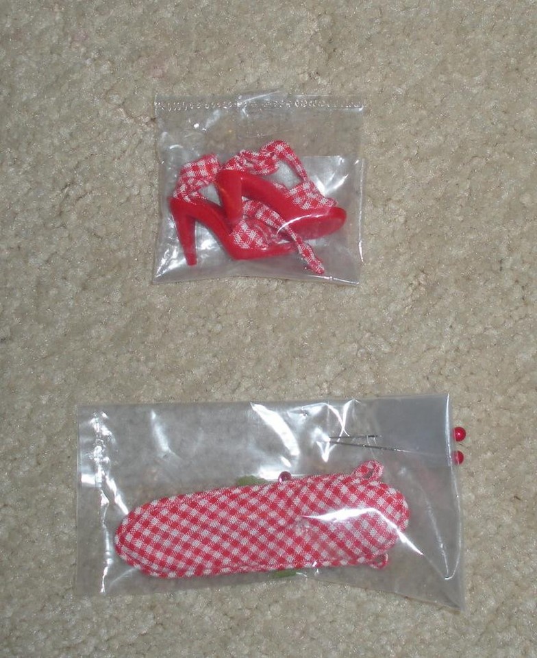 Gene Marshall 'Picnic in the Country' Outfit Ashton Drake Violet