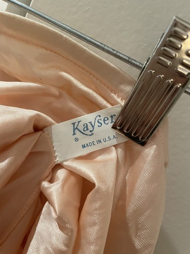 Vintage Sz S Kayser Silky Aqua Nylon Half Slip Scalloped Lace Hem & Slit Pink - Picture 10 of 10