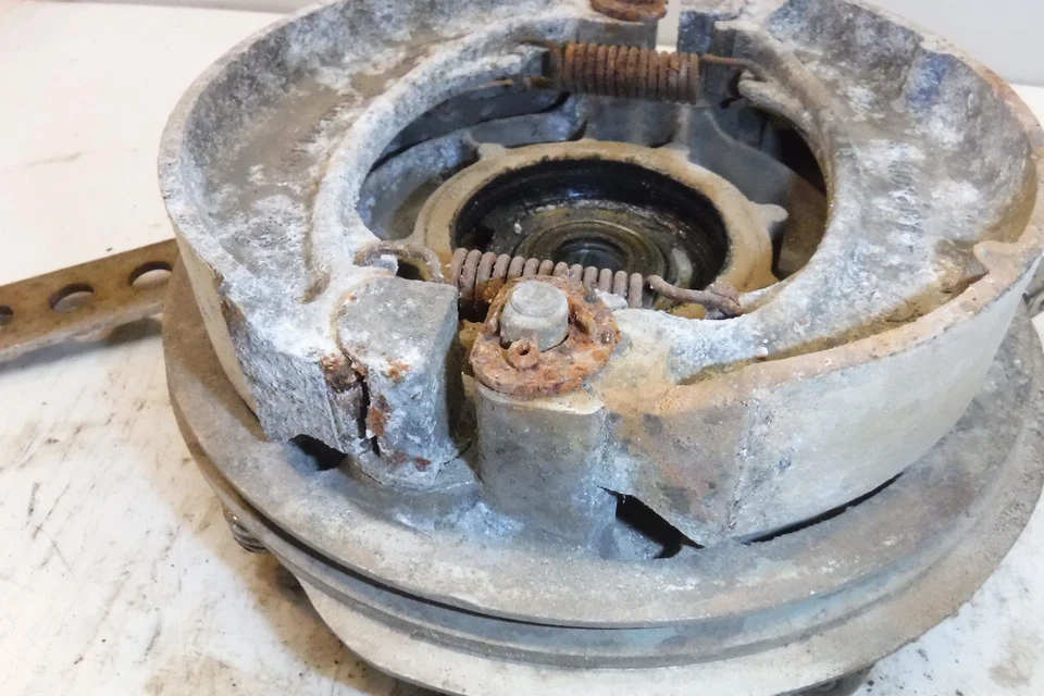 1971 honda sl175 OEM DRUM BRAKE FRONT - Image 4 of 4