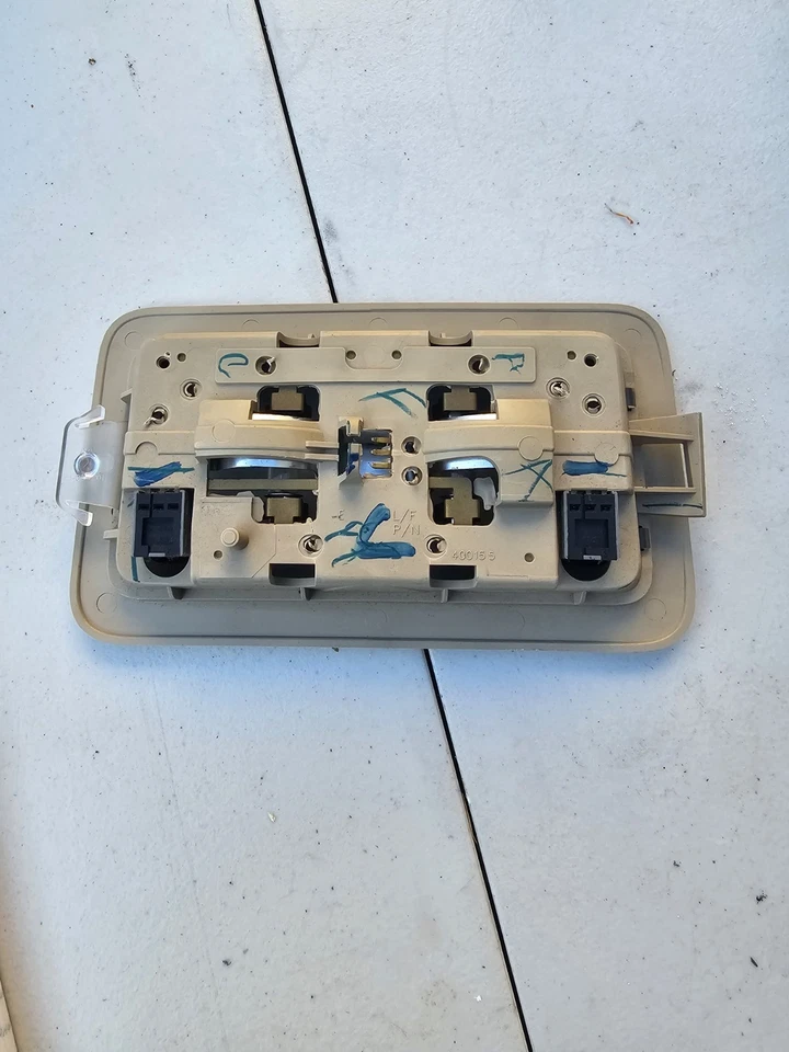 GMC Yukon Chevy Tahoe 2007-2014 luz domo trasero lámpara luz OEM Foto 2 de 2