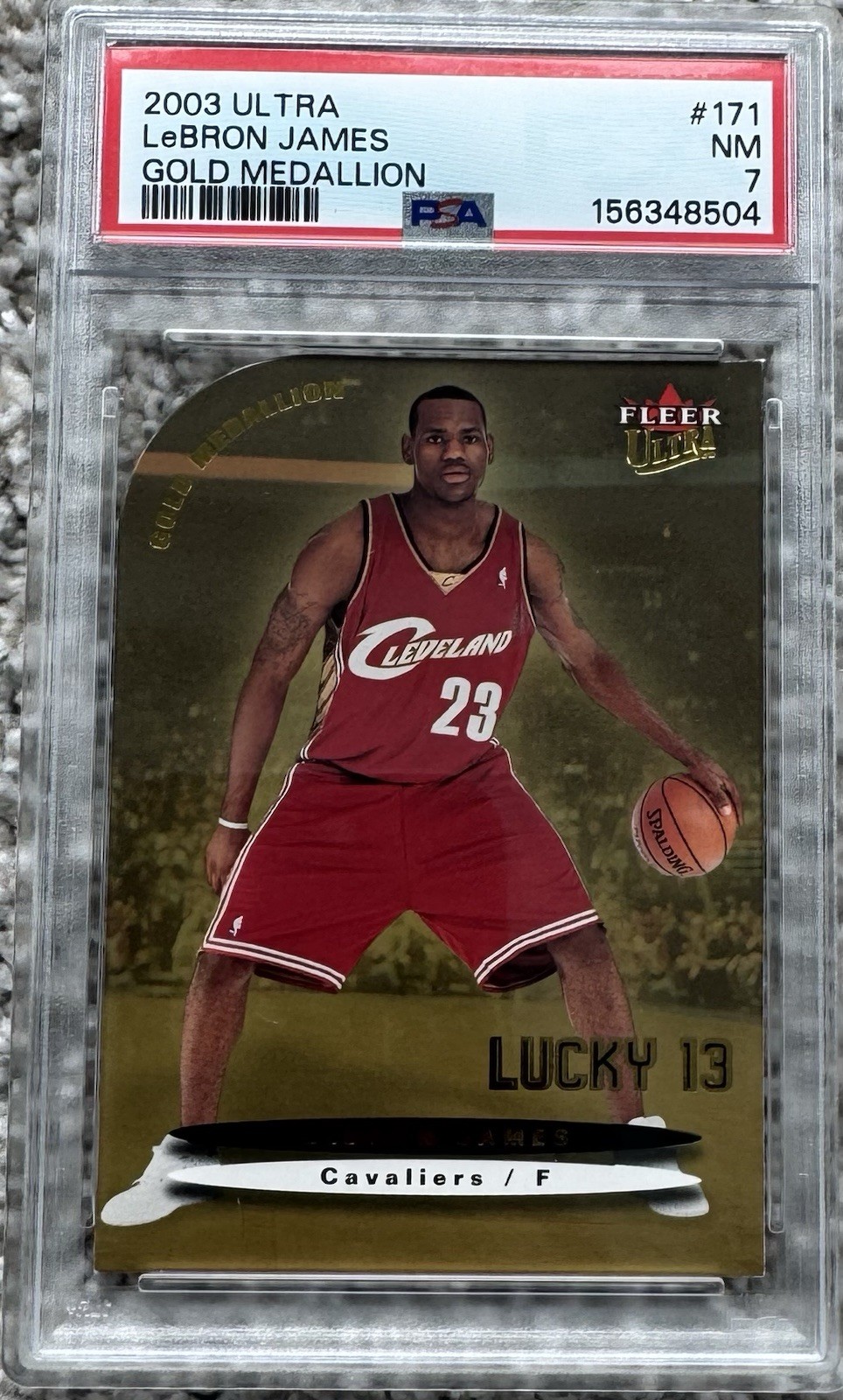 2003-04 Fleer Ultra #171 LeBron James Rookie RC Gold Medallion PSA 7 Cavs Lakers