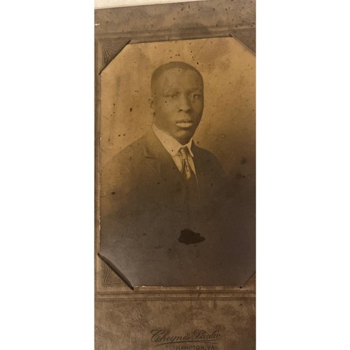 Vintage Photos African American Man - Young Gentleman In a Suit & Tie - Picture 10 of 11