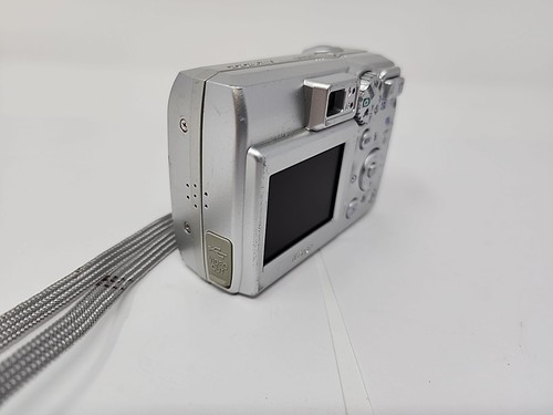 Nikon COOLPIX 4600 4.0MP Digital Camera - Silver / 1GB Memory Included - TESTED - Picture 7 of 10