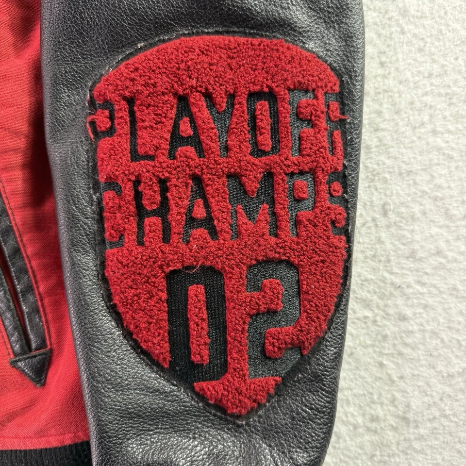 Chaqueta Universitaria True Religion De Colección Para Hombre Parcheada Mediana Y2K Fútbol 2002 Foto 3 de 4