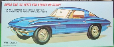 AMT - '63 Chevrolet Corvette Stingray 1:25 Scale Plastic Model Kit