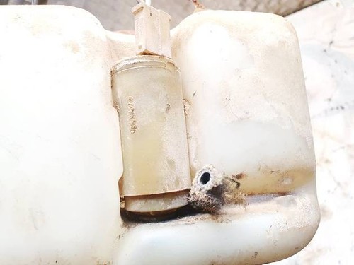 Waschwasserpumpe, Scheibenreinigung  Volkswagen Golf DE2346998-71