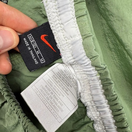 Vintage Nike Shorts Boys Medium Green Nylon Embroidered Swoosh Pockets Logo 90s - Picture 9 of 10