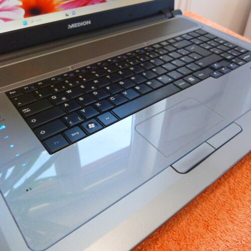 Medion P8612 XXL Kino 18 Zoll l 480GB SSD I Windows 11 l 2x GeForce DVDRW HDMI - Bild 3 von 11