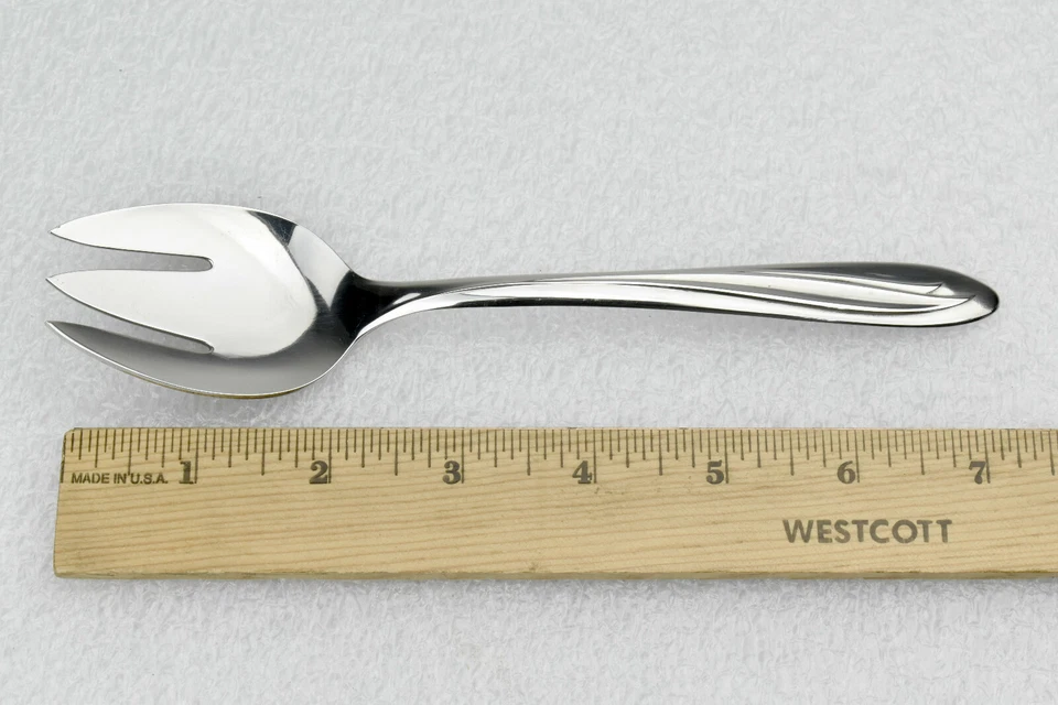 CUATRO cubiertos International Silver DYNAMIC de acero inoxidable para servir Foto 3 de 4