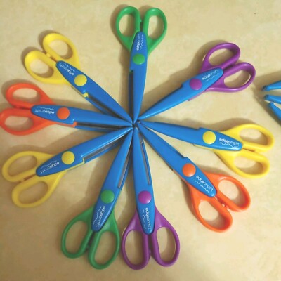 EdgeCraft crafting Scissors  Lot of 12 assorted cutting edges  9 med 3 sm