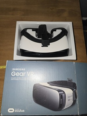 Samsung Gear VR SM-R322 White Virtual Reality Headset Oculus Boxed Retro Tech