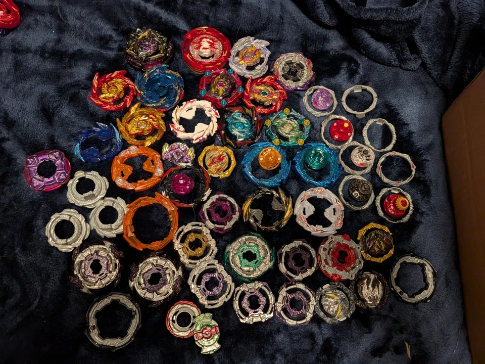 Beyblade Burst Random LOT OF 10 Takara Tomy Authentic Japanese Product NO FAKES - Image 2 of 4