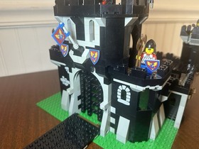 LEGO Black Monarch's Castle 6085 INSTRUCTIONS NOT INCLUDED. 100% Complete