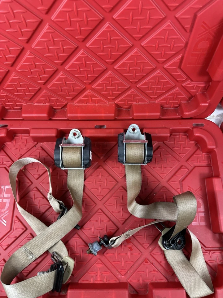 2009 2010 2011 2012 Buick Enclave Second 2nd Row  Seat Belt Oem - Image 3 of 4