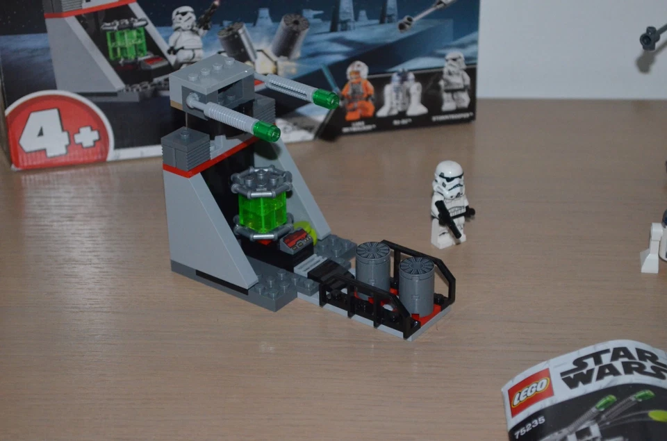 LEGO Star Wars 75235 X-Wing Starfighter Trench Run, photo 4 sur 5