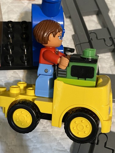 Lego Duplo  Train Track Pieces 12 Curves, 1 Straight 1 Platform Train Parts Lot - Picture 12 of 15