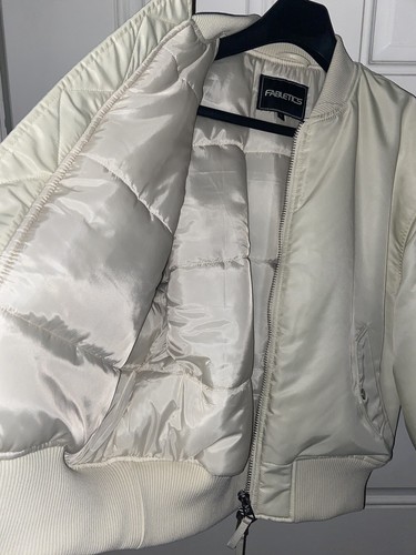 Fabletics SZ S Oversized Iconic Bomber Jacket Cream Froth Outdoor Everyday NWOT - Picture 3 of 16