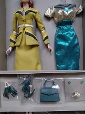 New York Bound Victoire Roux East 59th Integrity Toys / 2 OUTFITS NO DOLL