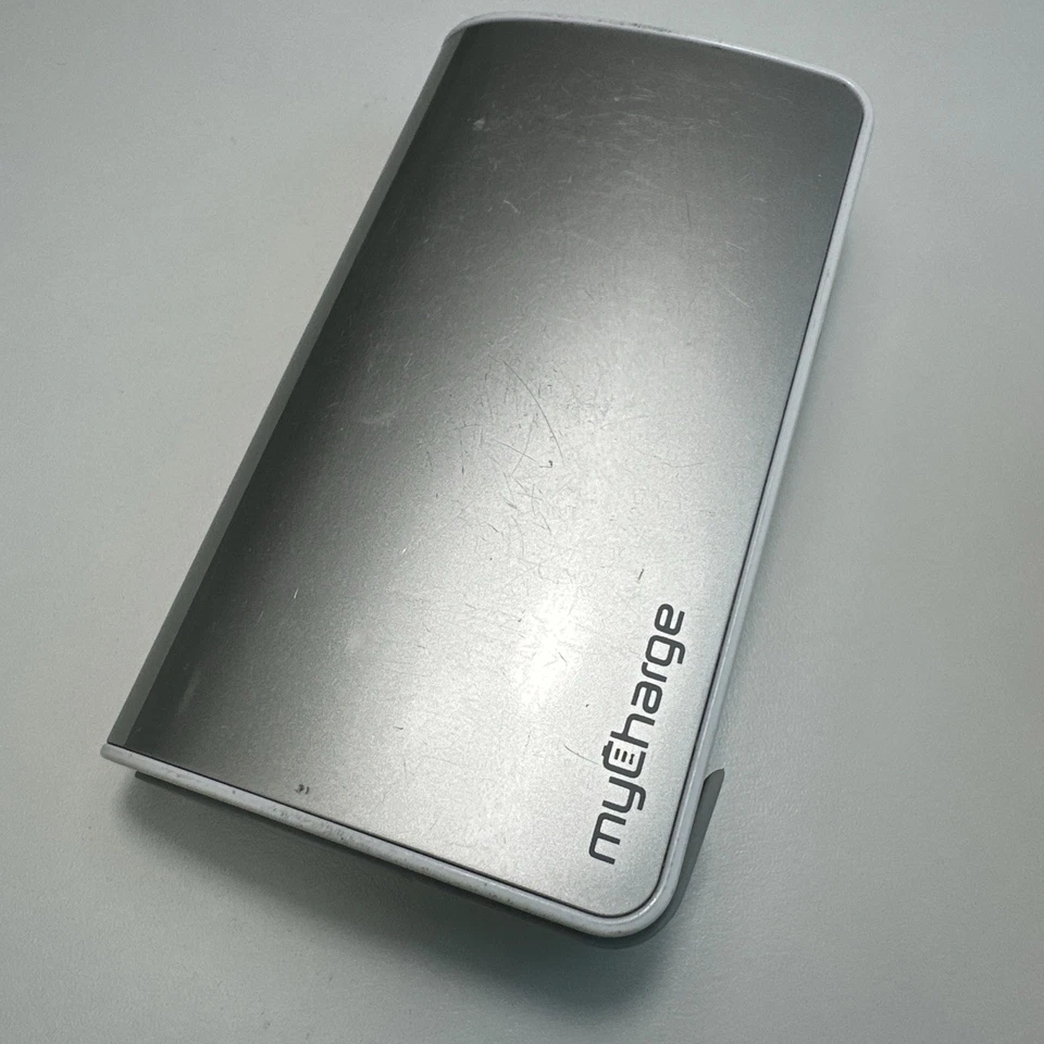 myCharge Hub 33.5Wh Portable Power Bank Rechargeable Battery - Image 2 of 4