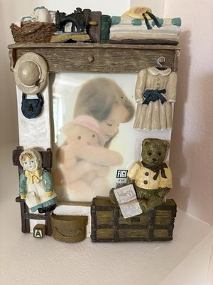 Vintage 1995 Figi Grafik 4x6 Harz Bilderrahmen Teddybär Puppe Kinderzimmer Deko
