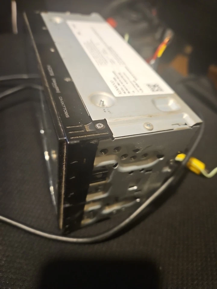 Kenwood DMX7709S 6.8 Double Din Car Stereo/ Media Player/Wvga Monitor Bluetooth - Image 4 of 4