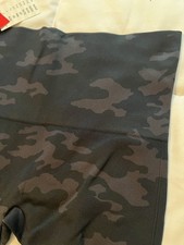 SPANX Look At Me Now EcoCare Seamless Black Camo Leggings Womens Small a12 