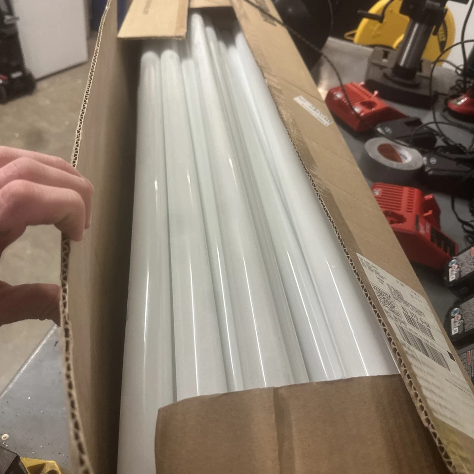 t12 40w full box  - Image 2 of 2