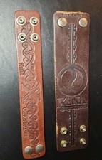 Lot de 2 bracelets cuir vintage Xena Warrior Princess usinés années 90 studio USA