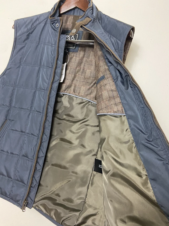 NWT Jos . A Banks Size Medium Quilted Vest Navy Blue Zip Front $195 - Image 4 of 4