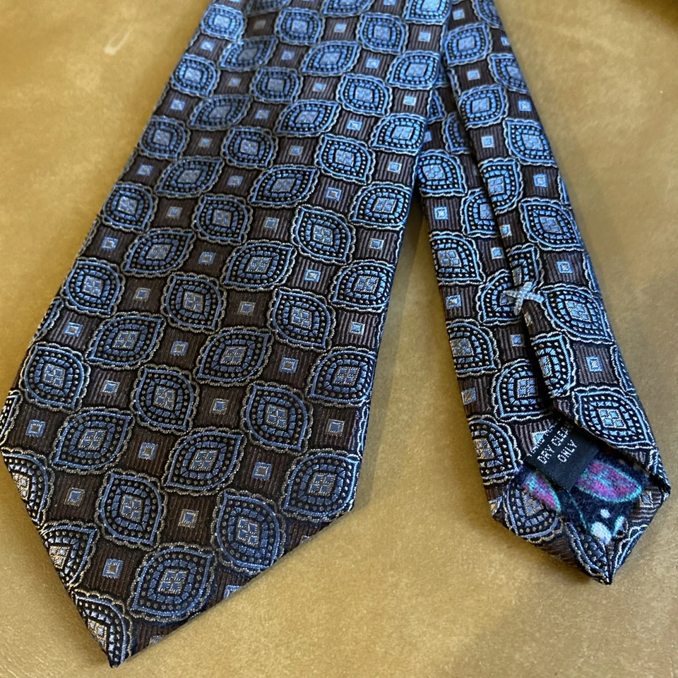 Bocara Plateada Y Marrón Geométrica 100% Seda Importada Hecha a Mano Corbata Clásica Foto 4 de 4