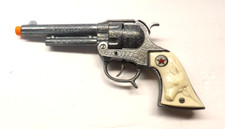 VINTAGE PRISTINE TEXAS JR, CAST IRON TOY CAP PISTOL, LONG HORN HANDLE